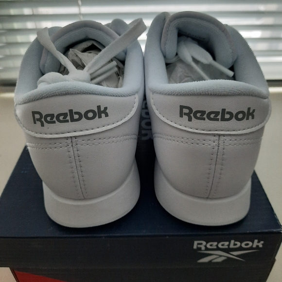 New Reebok Princess Shoes - Picture 6 of 7